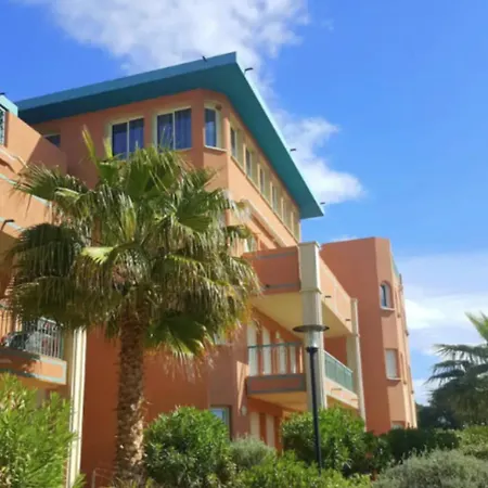 46m With Terrace - With Pool Lägenhet